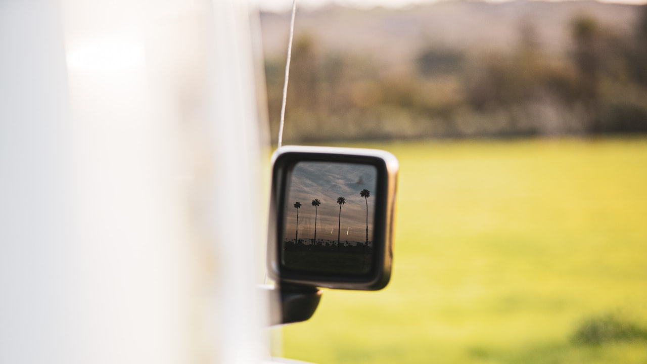 Categories of GPS Trackers and Their Advantages and Disadvantages